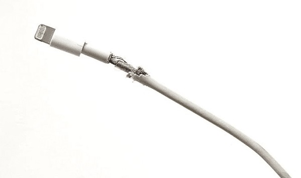 cable USB dañado