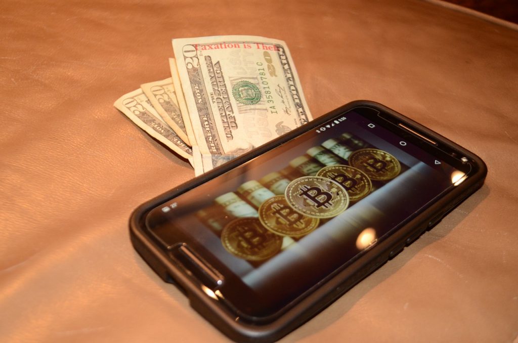 Viejo y roto: iPhone y efectivo